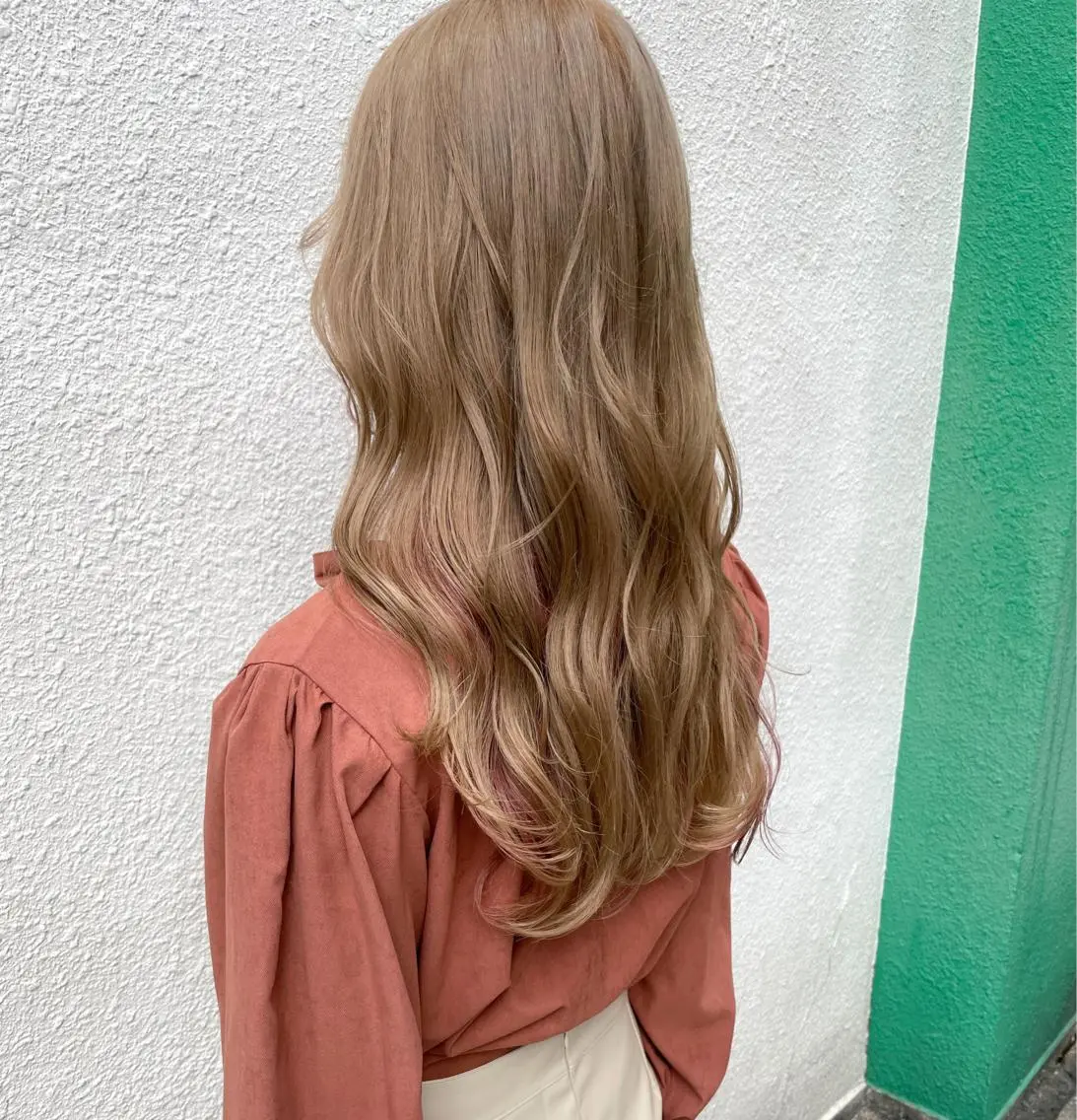 セミロング カラー セミロングパーマ ダブルカラー ハイライトカラー イルミナカラー インナーカラー 美髪矯正・レイヤー 倉友哉のヘアスタイル