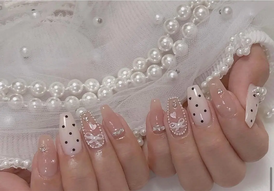 ネイル オーロラネイル チークネイル 長さ出し フットネイル フレンチネイル ハンドネイル Lee Nailsのネイルデザイン