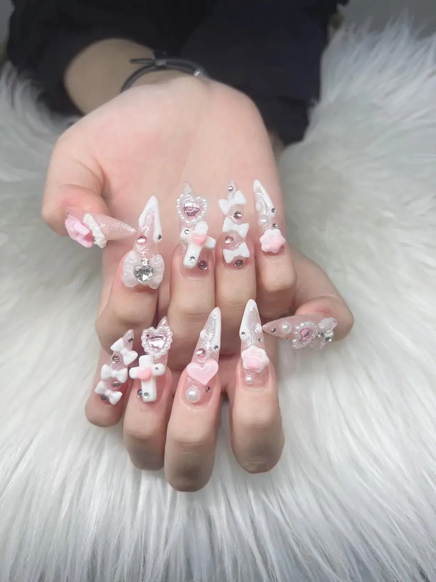 ネイル 長さ出し グラデーション 卒業式 キラキラネイル マグネットネイル ハンドネイル Lee Nailsのネイルデザイン