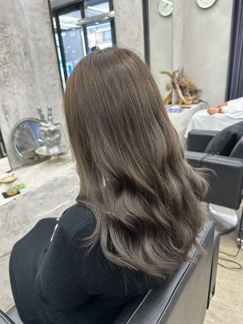 ロング カラー グレージュ 🪐LANDS🪐 福垣 海也のヘアスタイル