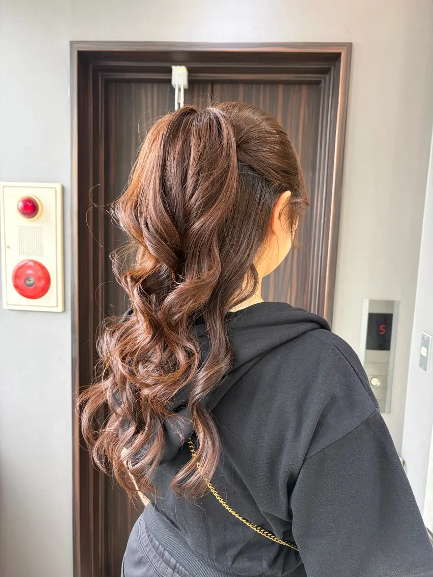 ヘアアレンジ ハーフアップ ヘアセット ブリーチなしWカラー ヘアセット菜希のヘアスタイル