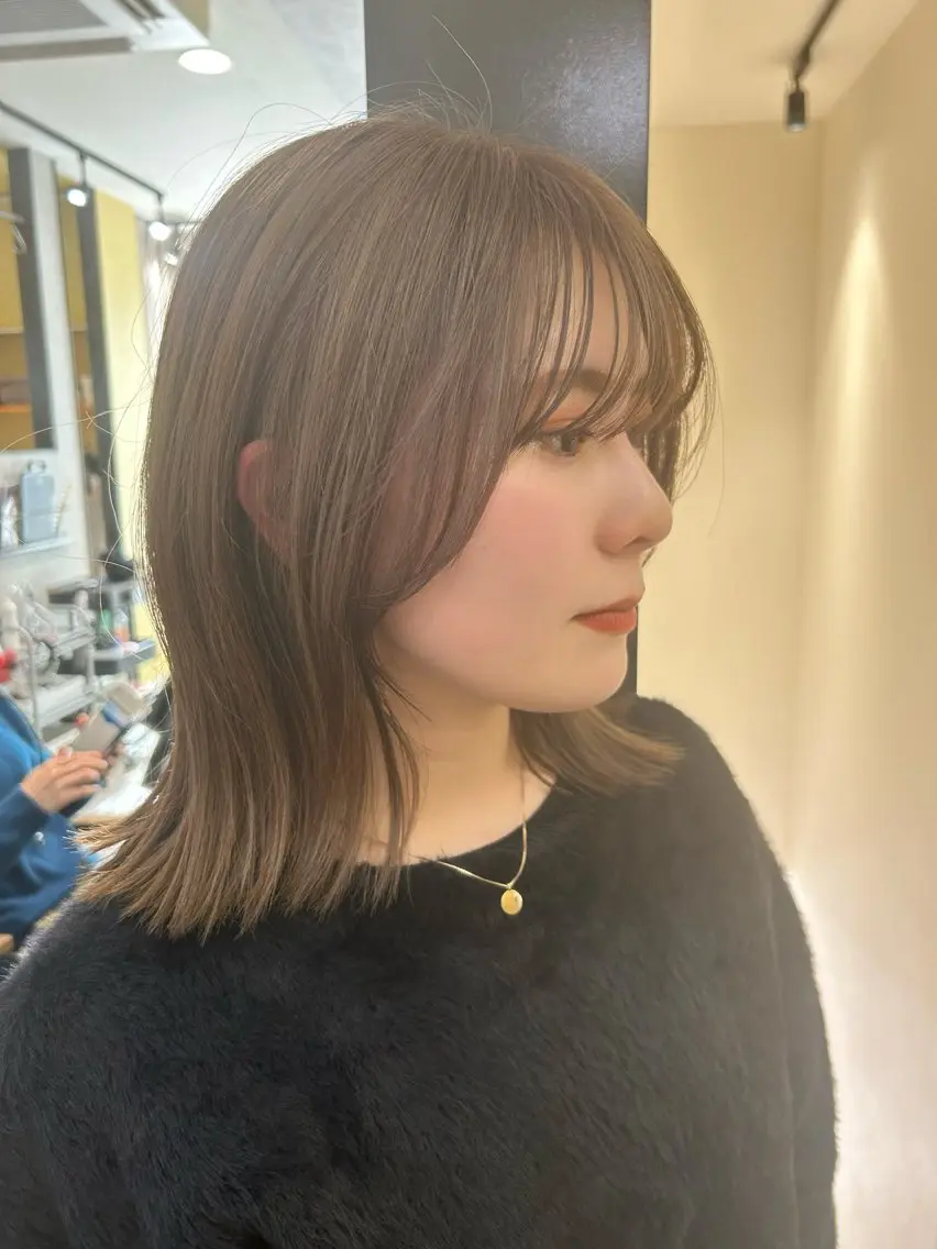 ミディアム カラー ベージュカラー ブリーチ ミルクティーベージュ カット ヘアカラー トリートメント hubhair レイヤー/透明感のヘアスタイル