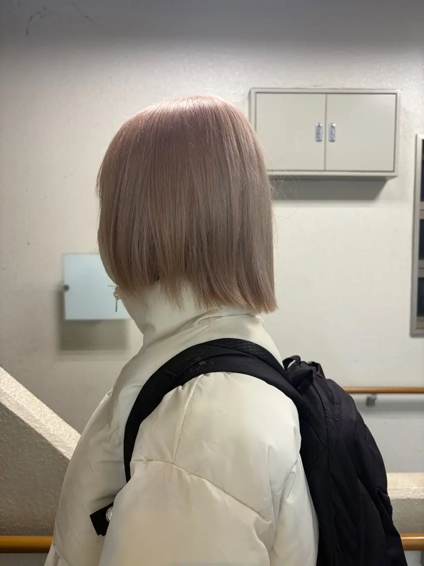 ショート カラー ベージュカラー ブリーチ ケアブリーチ ピンクカラー ホワイトベージュ ヘアカラー ✨ウルフカット✨ じょあ☆のヘアスタイル