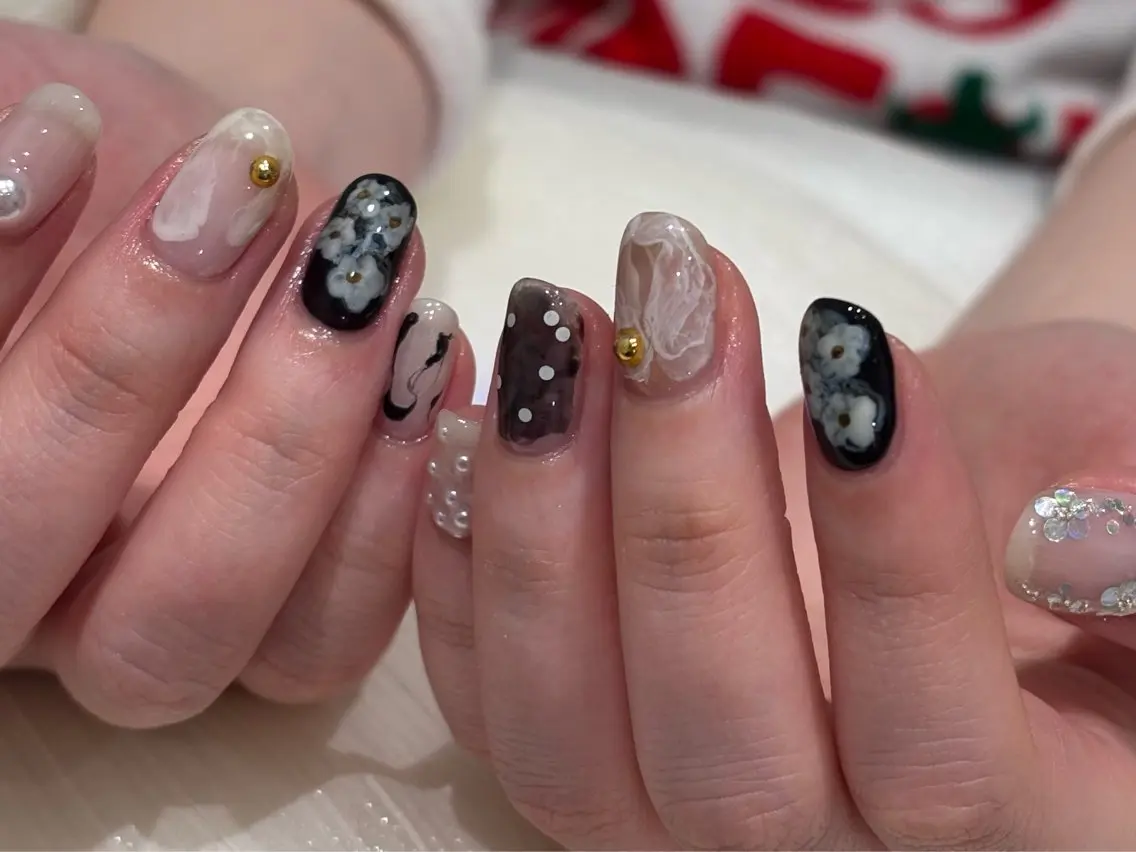ネイル ハンドネイル NAILARTIST MIKAのネイルデザイン