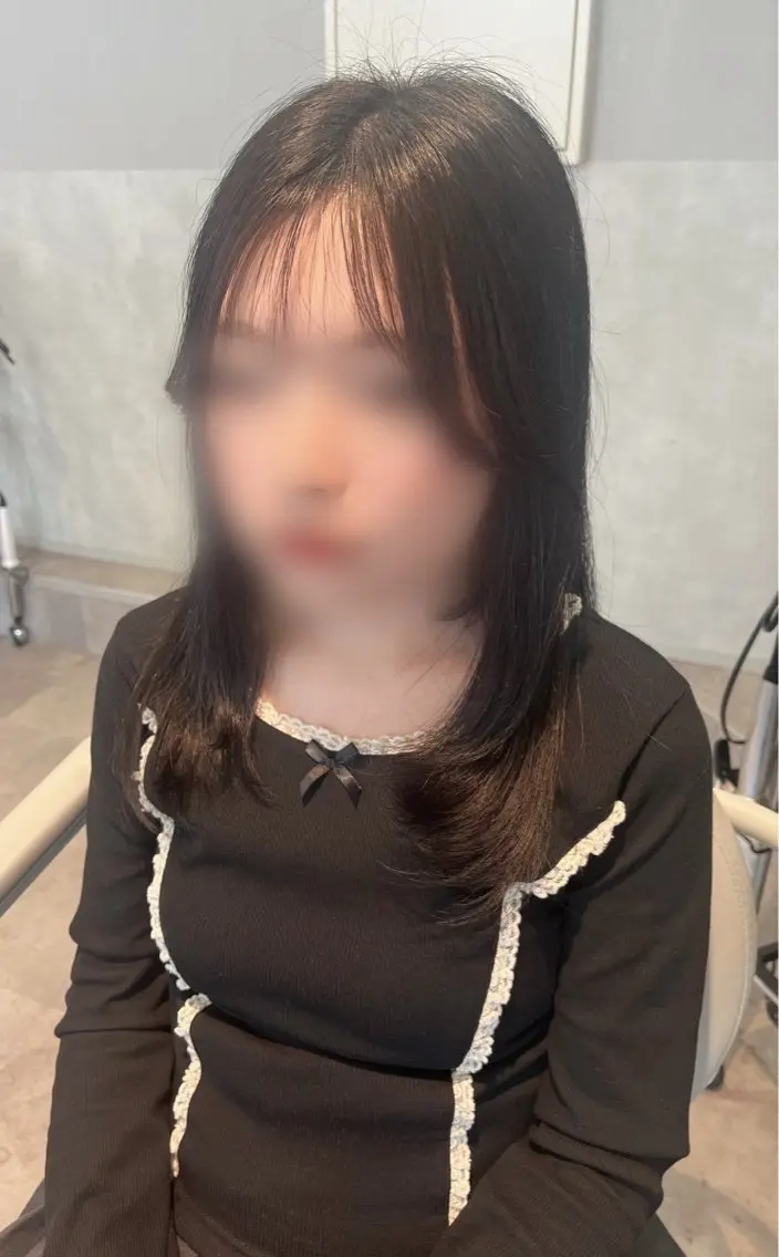 ミディアム 顔まわりレイヤー 顔周りカット レイヤーカット 星 希愛のヘアスタイル