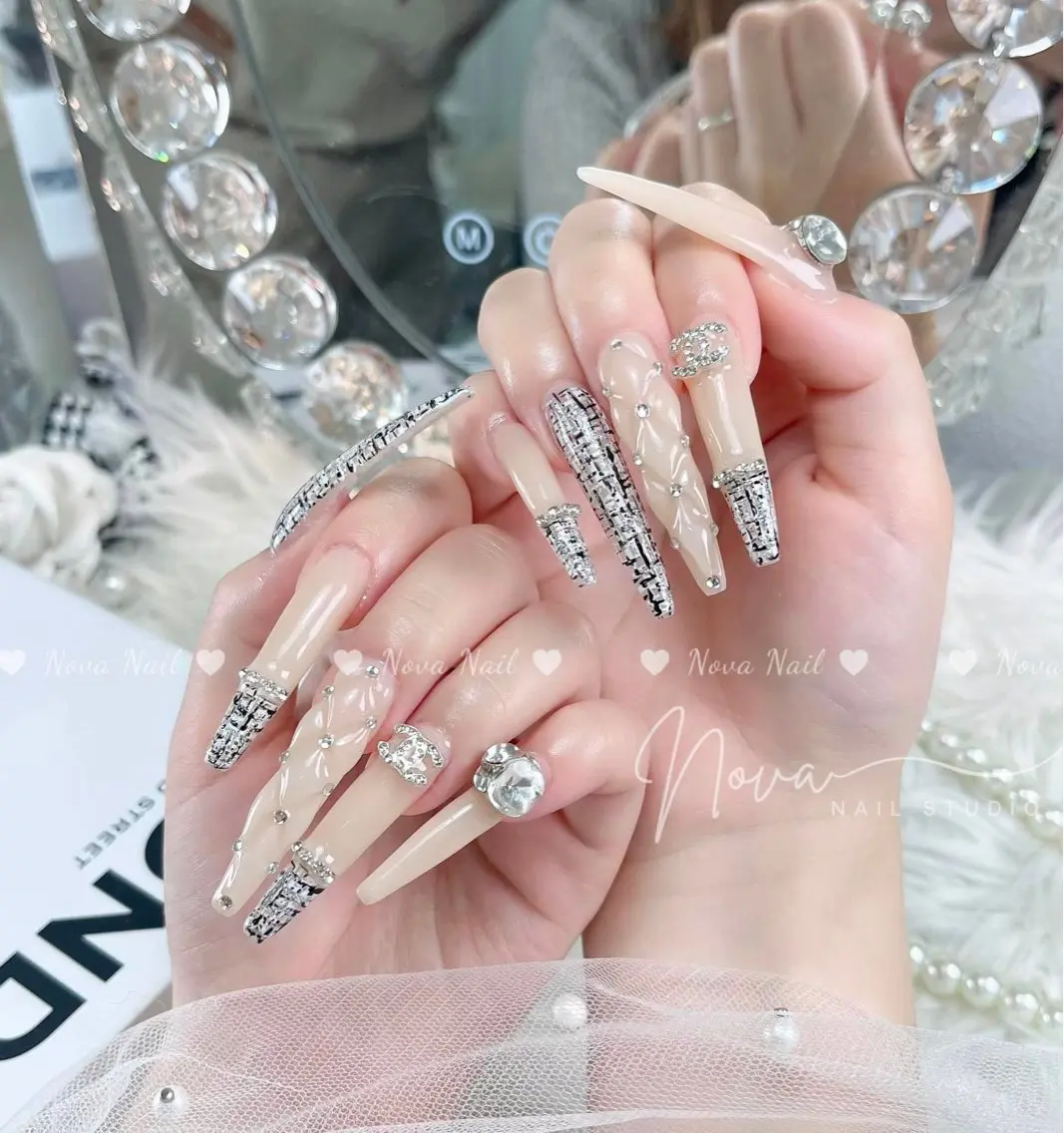 ネイル ハンドネイル ハンドケア Kitty Nail Novaのネイルデザイン