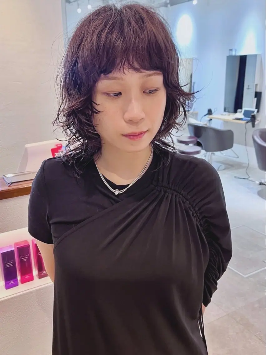 ミディアム パーマ ミディアムパーマ レイヤーカット ウルフカット カット パーマ ヘッドスパ トレンドパーマ 🌱ショート/緒方椋のヘアスタイル