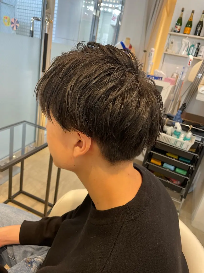 ミディアム カット lachiq R+ カイトのヘアスタイル