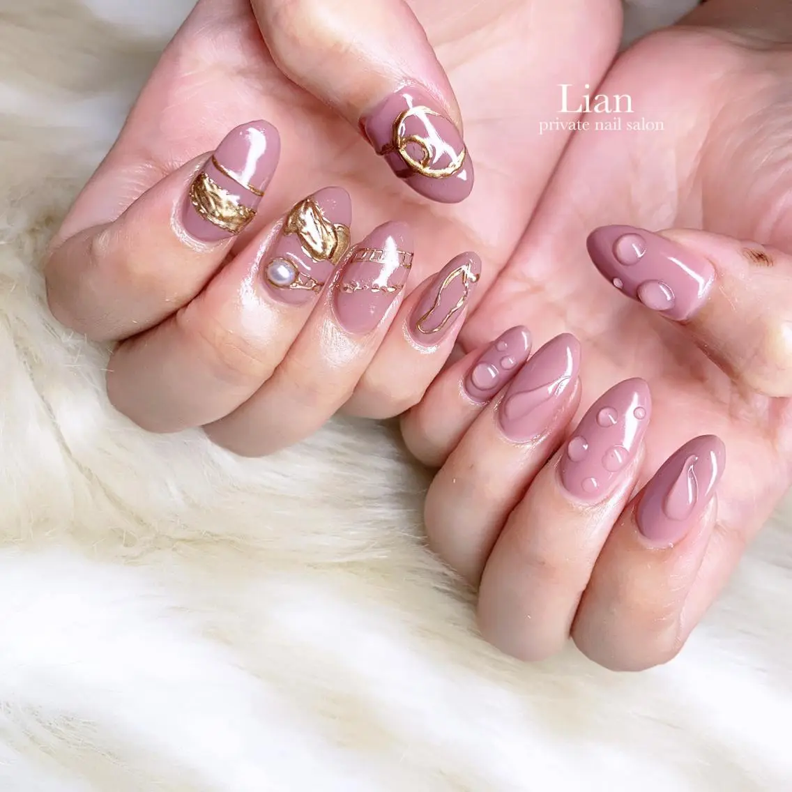 ネイル ゴールド キラキラネイル nailsalon Lenoaのネイルデザイン