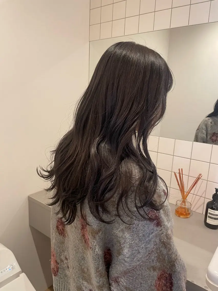 ロング カラー グレージュ ラベンダーカラー ラベンダーグレージュ ラベンダーグレー ヘアカラー ボブカットモデル/ ハイトーン/ゆうあのヘアスタイル