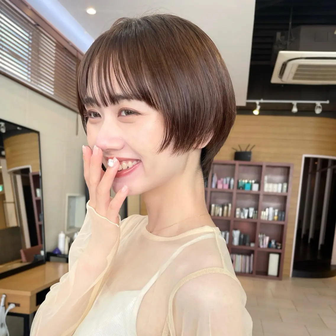 ショート カラー 透明感カラー ショートヘア ヘアカラー トリートメント 顔まわり🥨レイヤー /透明感/水口舞奈のヘアスタイル