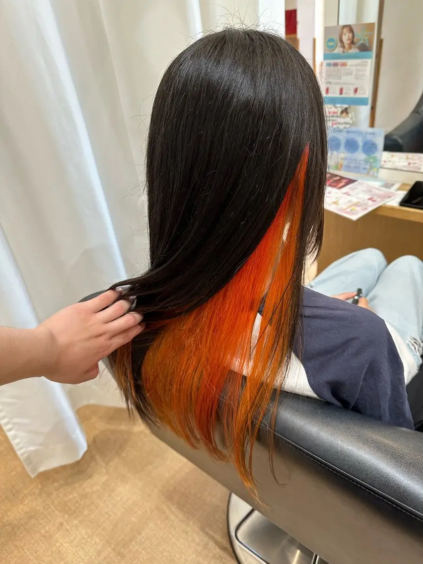 ロング カラー インナーカラー オレンジ ヘアカラー 鈴木 優斗のヘアスタイル