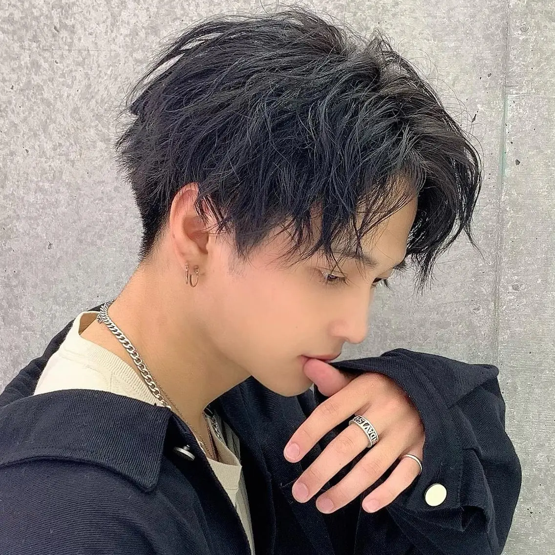 ミディアム パーマ メンズ カット ヘアセット メンズパーマの達人 KAITOのヘアスタイル