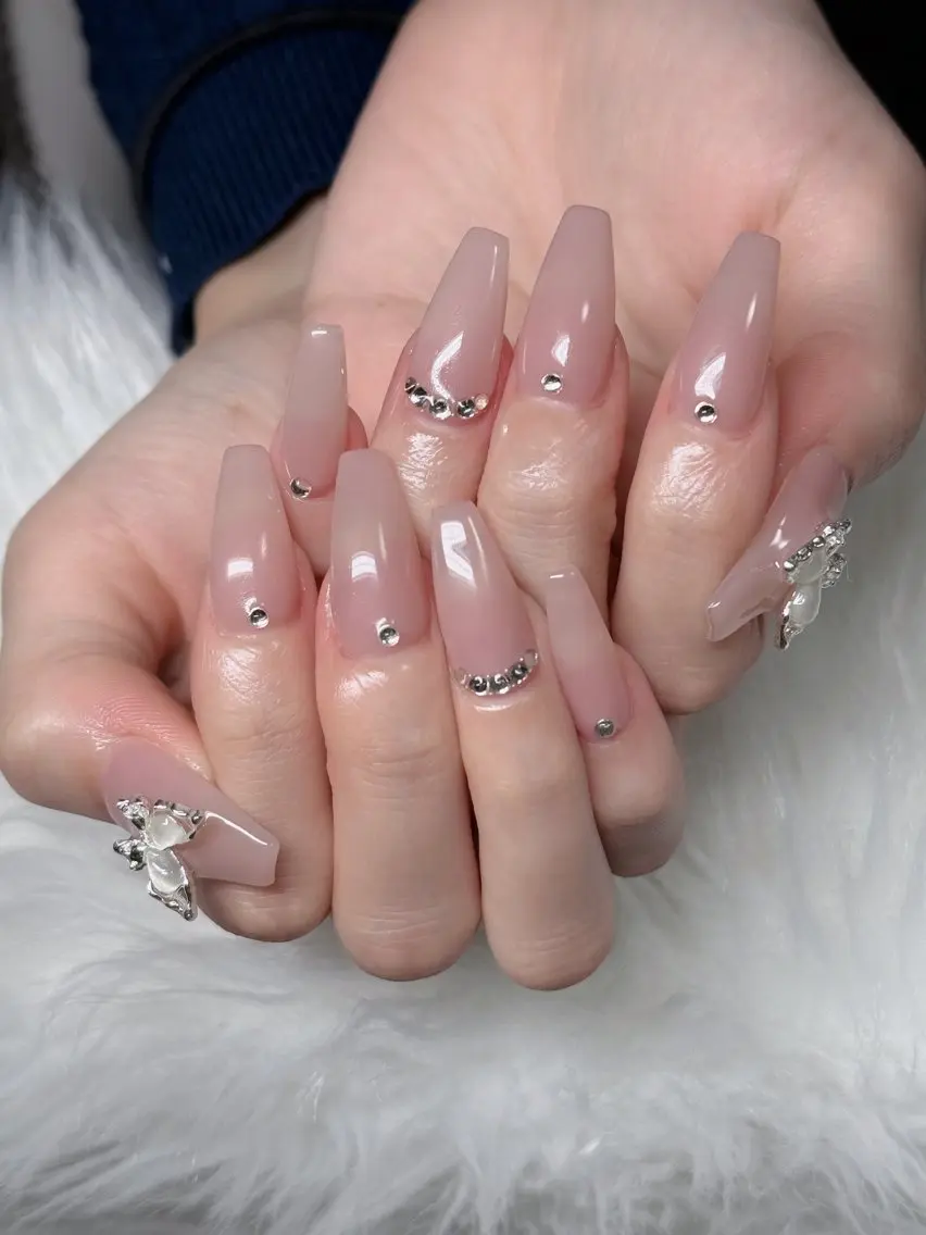 ネイル オーロラネイル フレンチネイル ジェルネイル ハロウィン キラキラネイル H.baby Nail Salonのネイルデザイン
