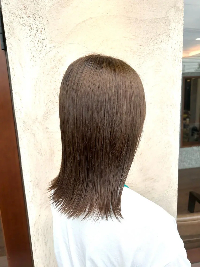 ミディアム カラー ベージュカラー 透明感カラー オリーブベージュ ヘアカラー トップスタイリスト 林すずかのヘアスタイル