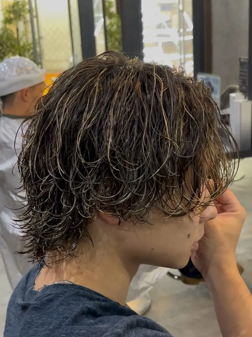 ミディアム カラー パーマ メンズ ミディアムパーマ メンズパーマ シュンヤ🔥メンズ パーマ特化🔥新小岩のヘアスタイル