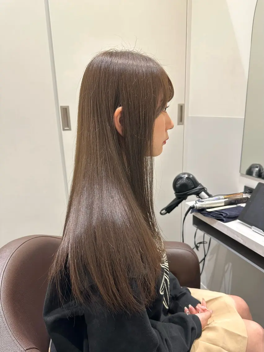 ロング カラー ベージュカラー ブリーチ ブリーチなしカラー レイヤーカット 矢野 晃平のヘアスタイル