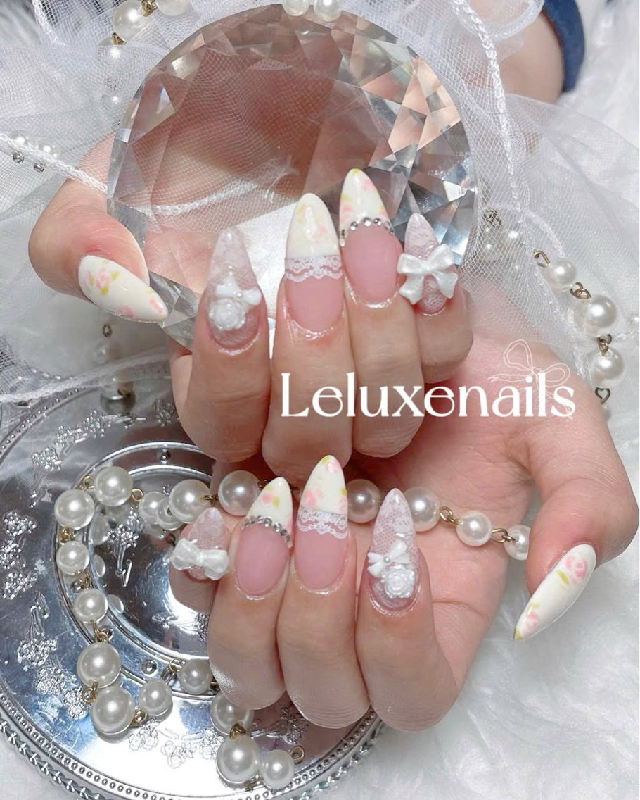 ネイル フレンチネイル ハンドネイル 目黒 モカのネイルデザイン