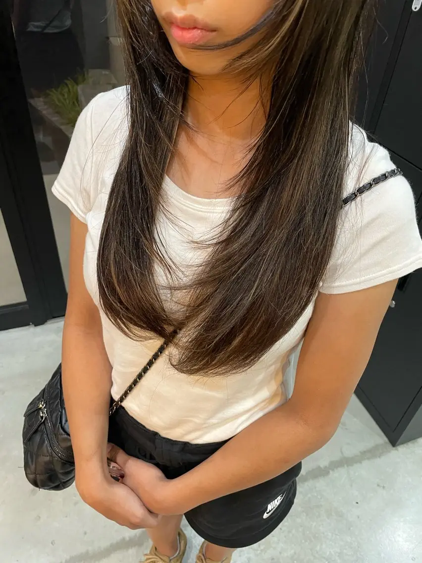 ロング ロングレイヤー レイヤーカット ロング la fith hinaのヘアスタイル