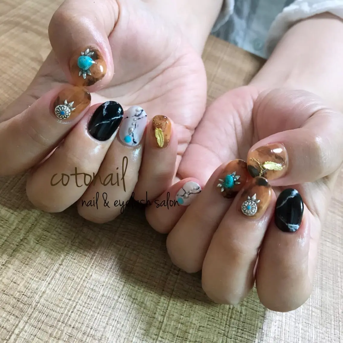 ショート ネイル アートネイル ハンドネイル ツメトマツゲ .のネイルデザイン