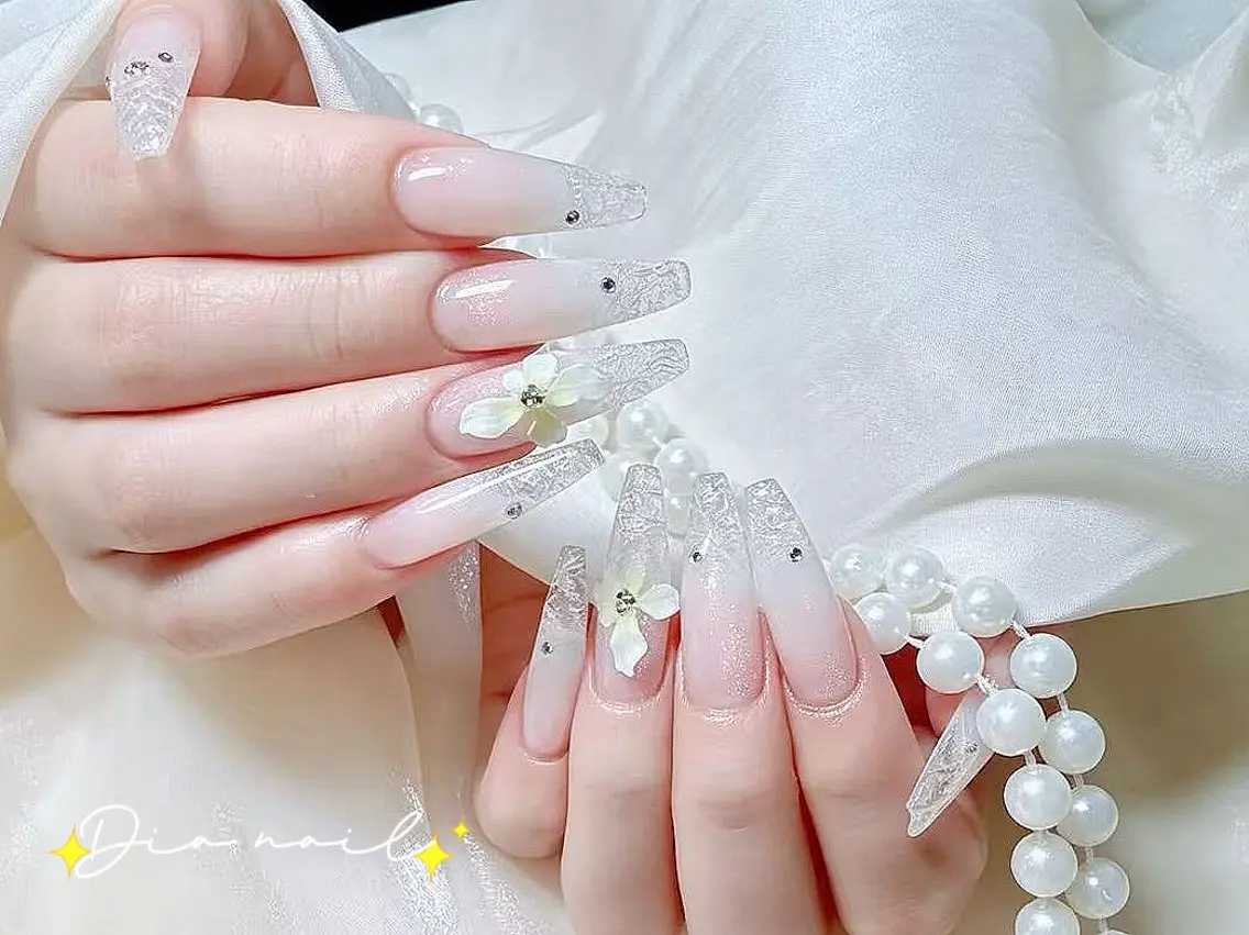 ネイル フットネイル 韓国ネイル レース マグネットネイル ニュアンスネイル ハンドネイル Dia nail サロンのネイルデザイン