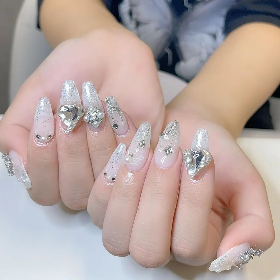 ネイル ハンドネイル Queen‘s なんのネイルデザイン