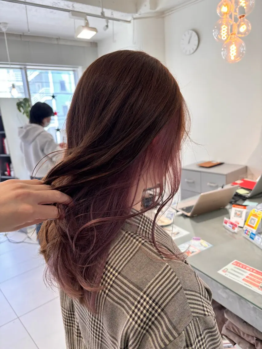 ミディアム ピンクブラウン 由比藤理子 ブリーチカラー🌈のヘアスタイル