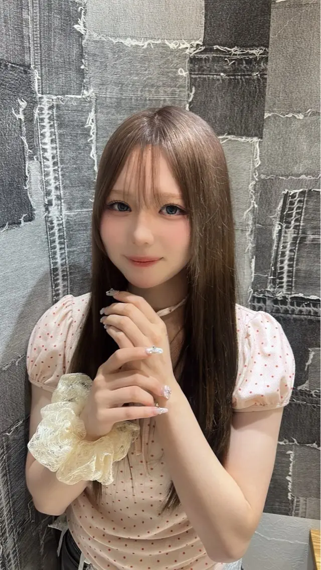 ロング カラー ベージュカラー 透明感カラー ハイトーンカラー ヘアカラー トリートメント EARTH 柿崎日菜のヘアスタイル
