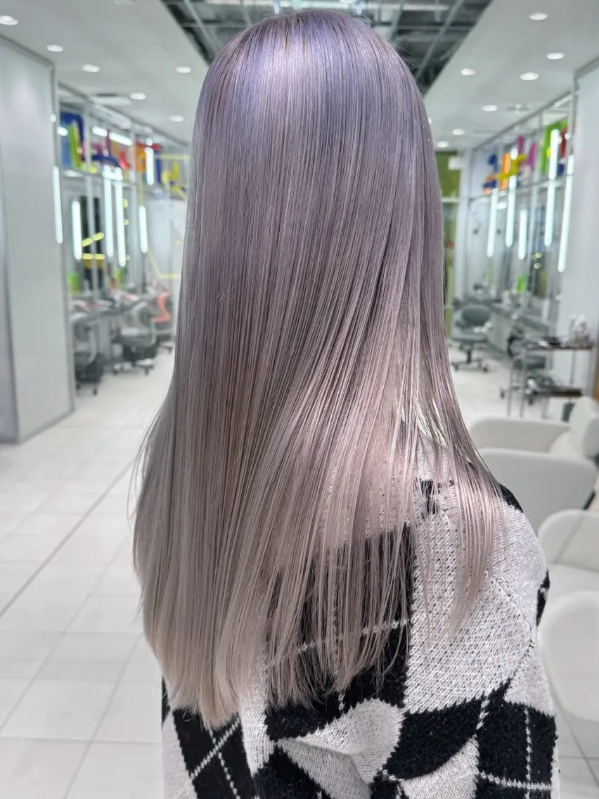 ロング カラー ブリーチ ラベンダーカラー ラベンダーグレー シルバー カット ヘアカラー 砂川 航のヘアスタイル