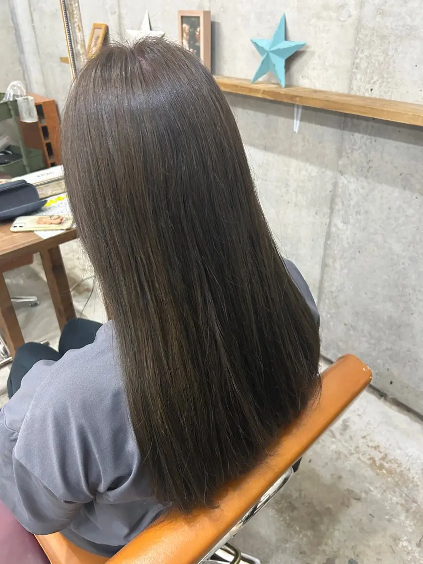 カラー アッシュ アッシュグレー アッシュグレージュ グレージュ カット ヘアカラー Yukino/ 透明カラー🫧のヘアスタイル