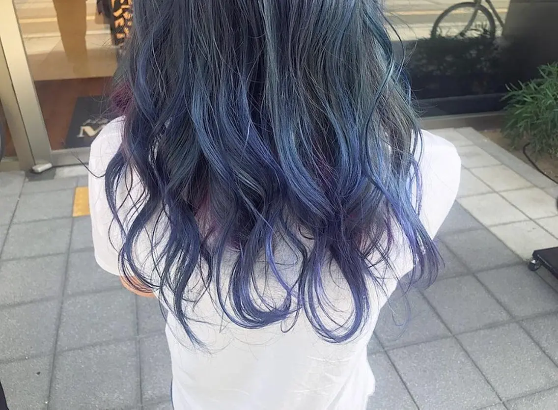 カラー ブルーカラー ネイビーカラー バイオレットカラー ミヤワキ モモコのヘアスタイル