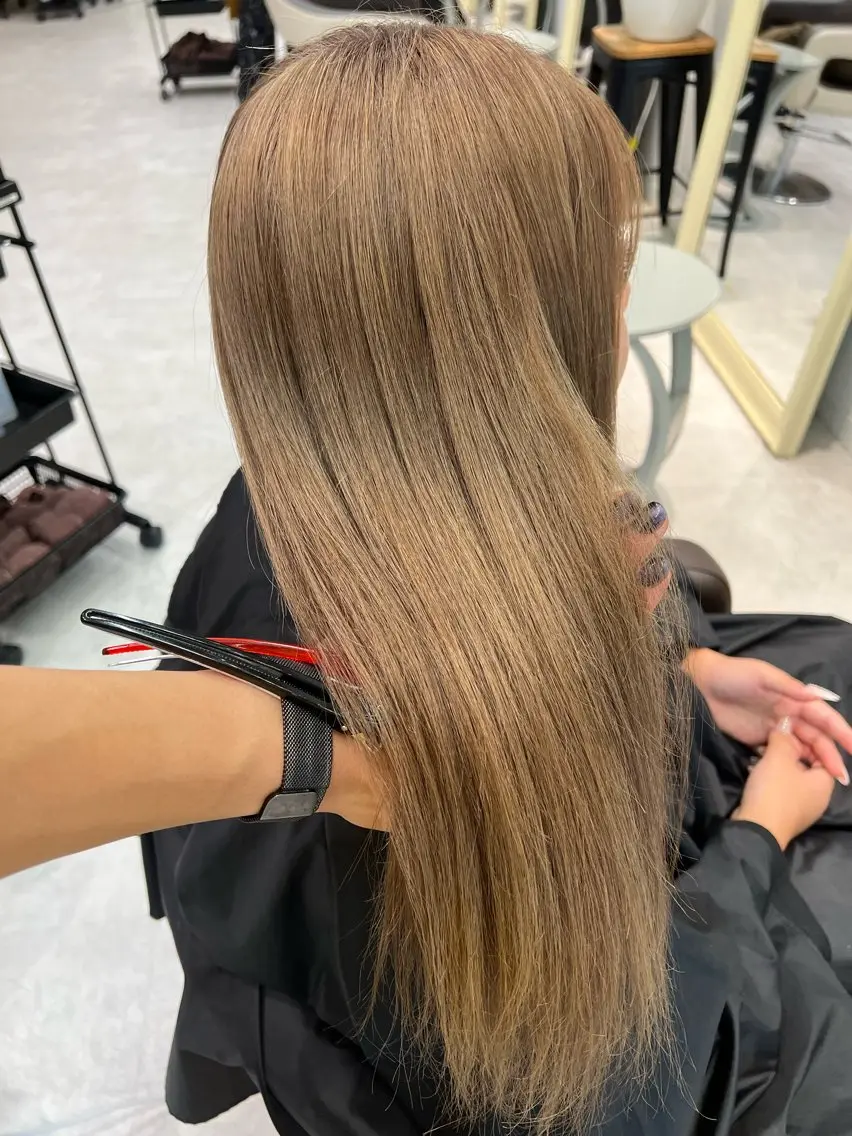 セミロング カラー カット ヘアカラー トリートメント 🍀お悩み改善憧れの 美髪　小林風雅のヘアスタイル