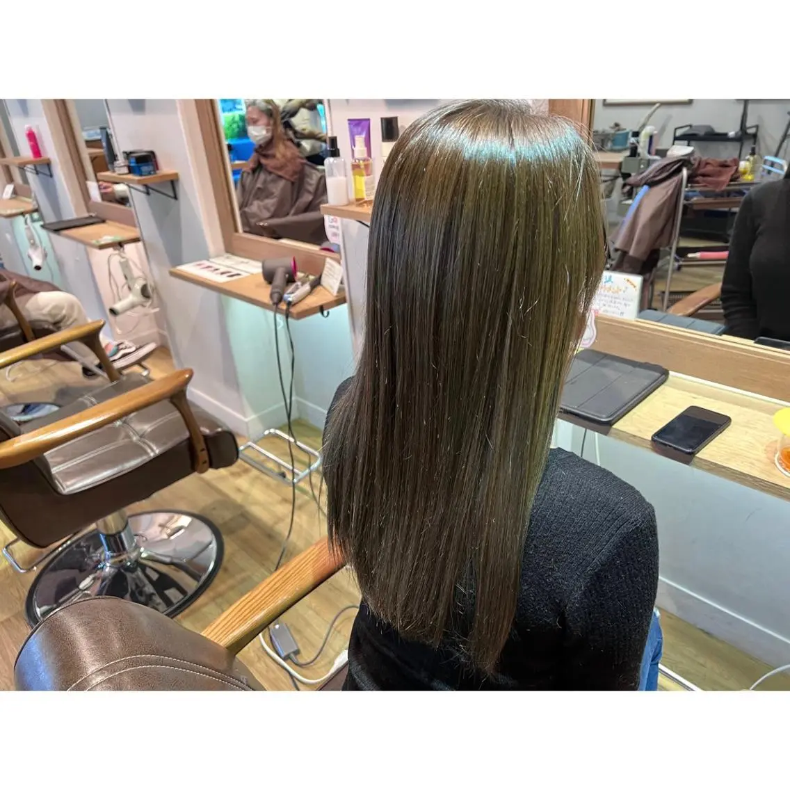 ロング カラー アッシュ ヘアカラー トリートメント ツキダテ ユイのヘアスタイル