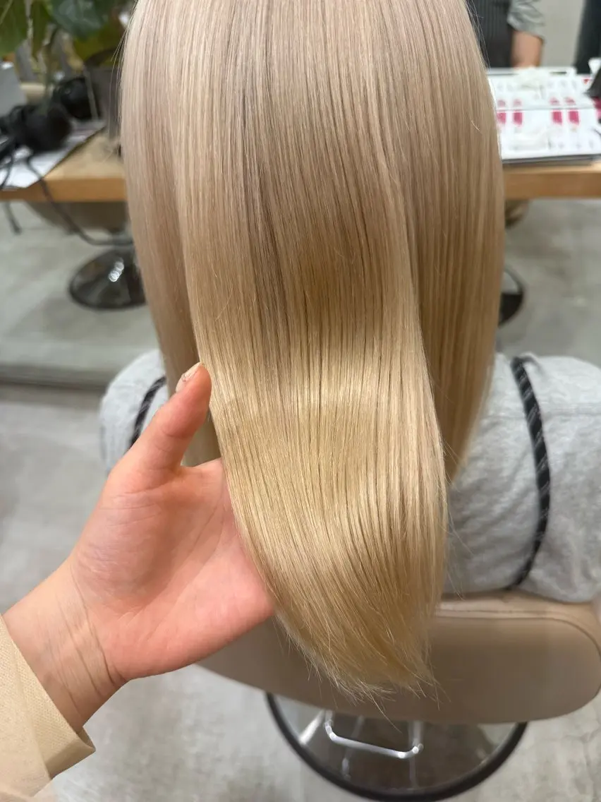 ミディアム カラー 💛🤍U too e’s /店長🧸のヘアスタイル