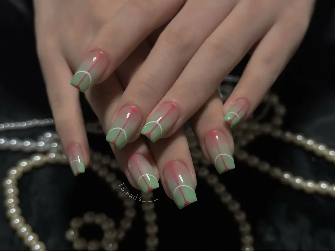 ネイル ハンドネイル フットネイル ハンドケア TS. nails___のネイルデザイン
