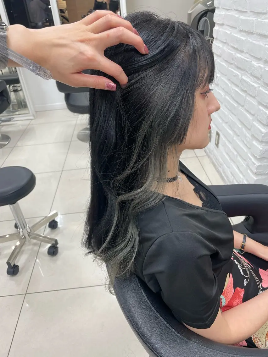ロング カラー ブリーチ グレージュ イルミナカラー シルバー シルバーグレージュ ヘアカラー トリートメント 【髪質改善】 kasumi🌷🌷のヘアスタイル