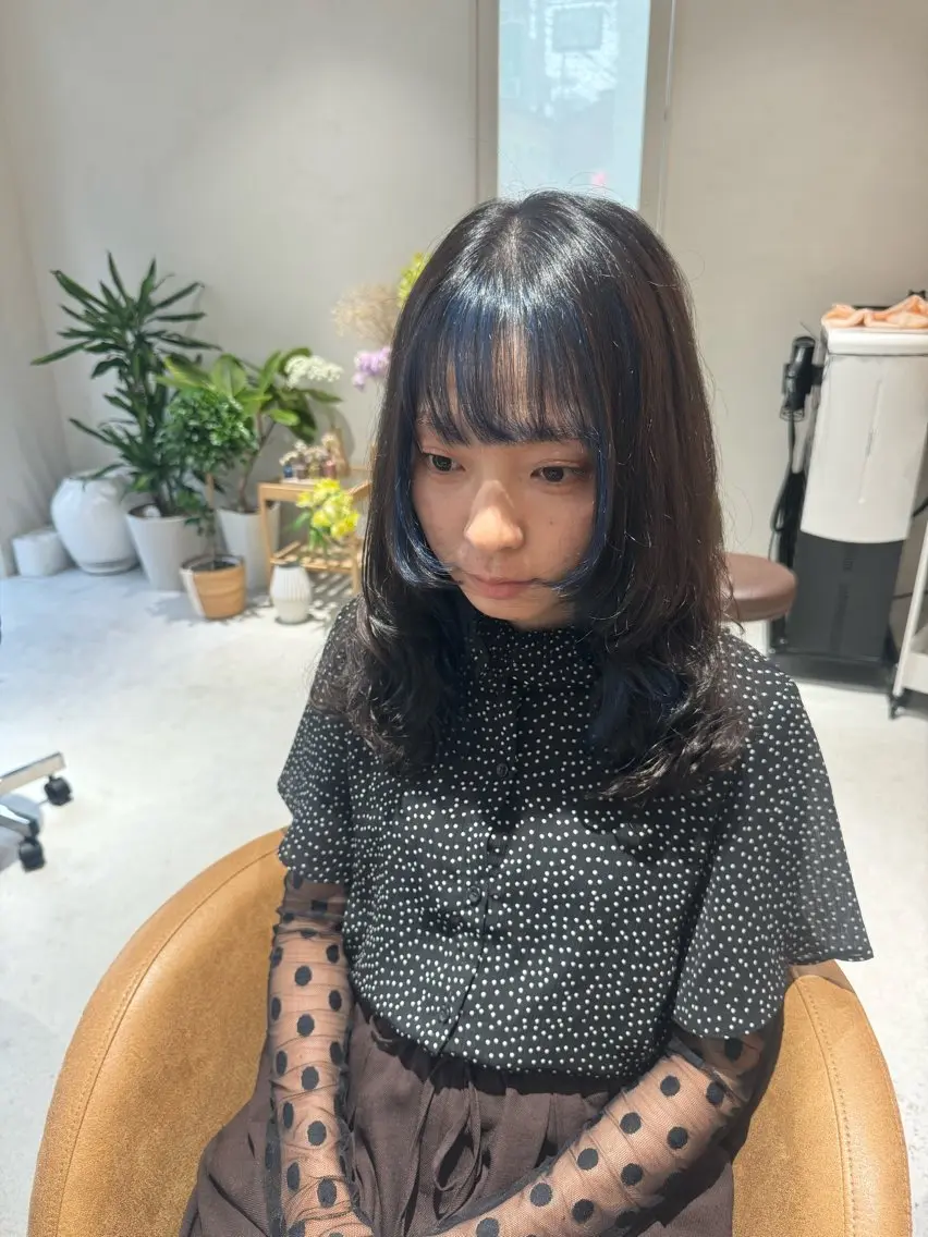 ロング カラー ロングレイヤー ミストバング ブリーチ デザインカラー  フェイスフレーミング 花見 亜沙美のヘアスタイル