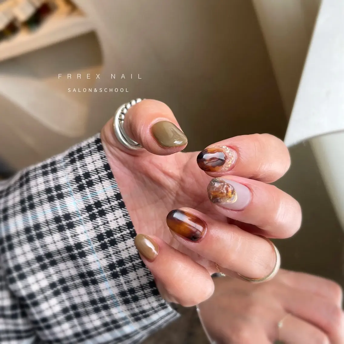 ネイル べっ甲ネイル ハンドネイル ハンドケア freex nail /ニュアンス/個性派のネイルデザイン