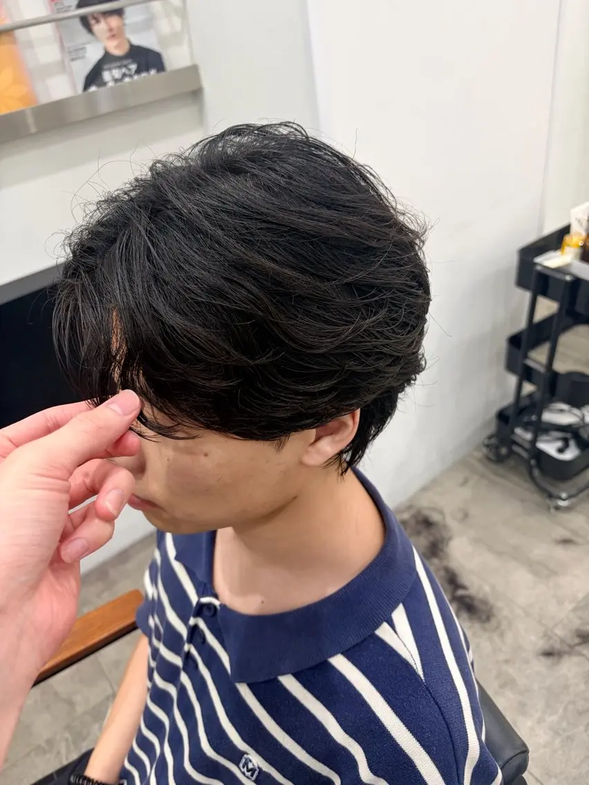 パーマ メンズ センターパート フェザーパーマ メンズパーマ 縮毛矯正 ニュアンスパーマ カット 縮毛矯正 静岡 / 毛流れ特化 /メンズヘア/真大のヘアスタイル