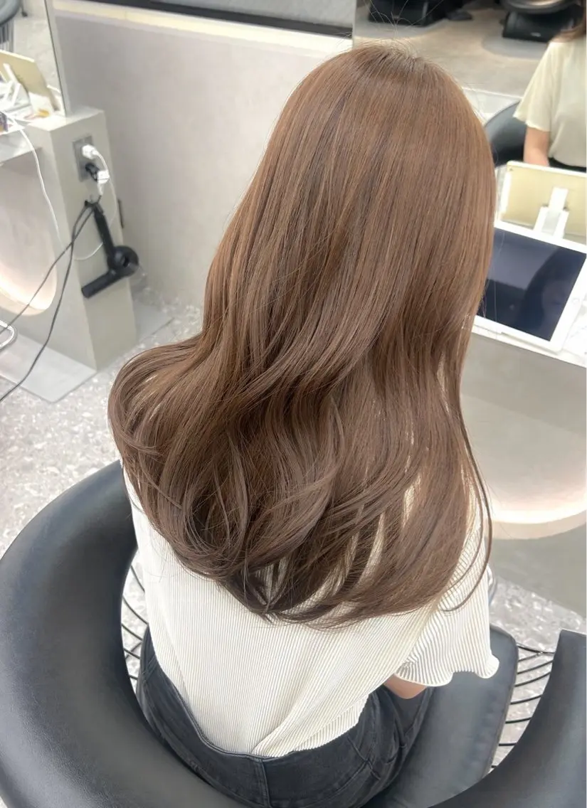 ロング 顔まわりレイヤー 顔周りカット ハイレイヤー レイヤーカット ローレイヤー カット ヘアカラー MOMOHA/ 🍑レイヤーカットのヘアスタイル