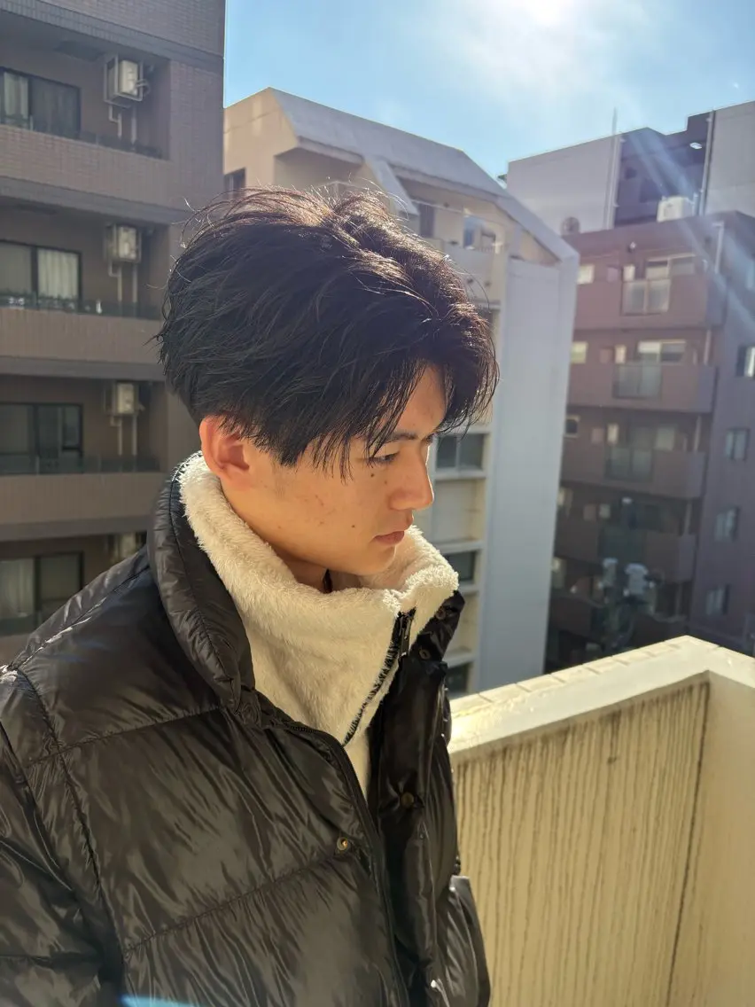 メンズ センターパート カット メンズ特化シャドウパ ーマラウンドマッシュのヘアスタイル