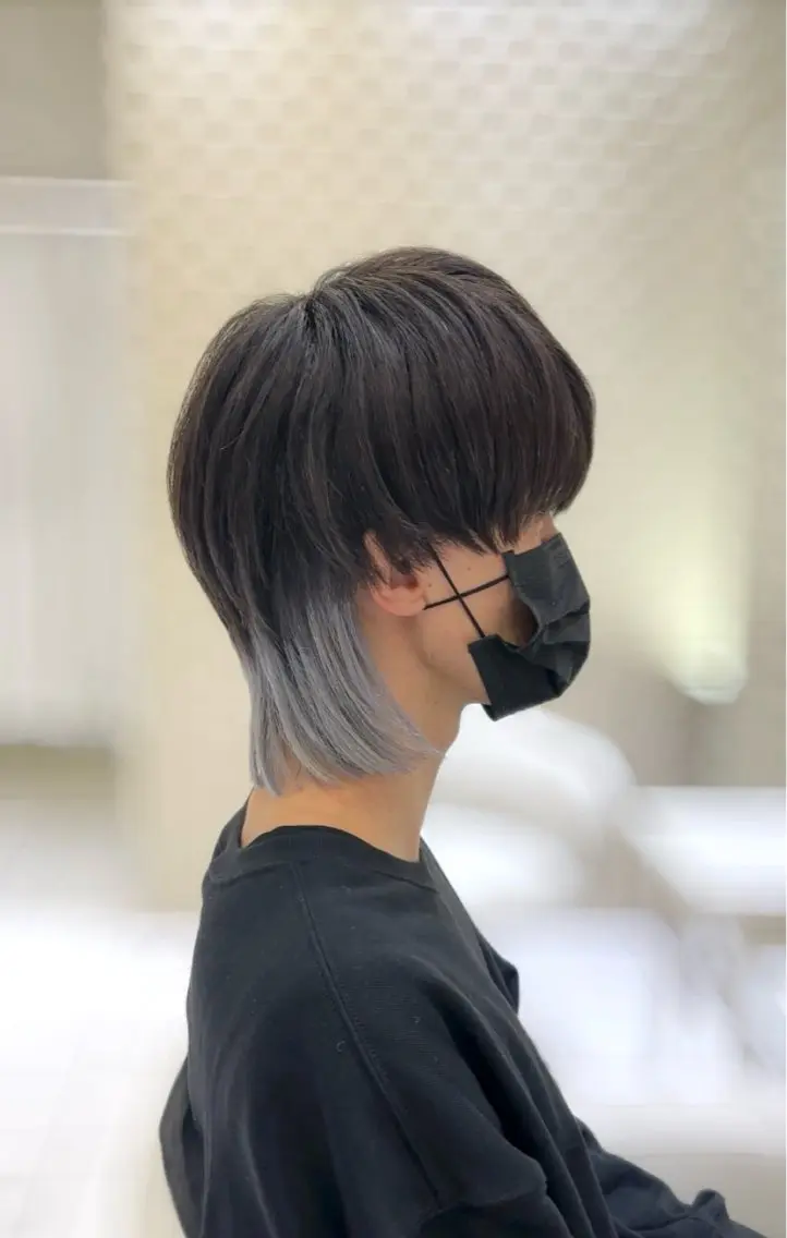 【部分ブリーチ1回➕部分カラー】インナーカラー/イヤリングカラーの写真