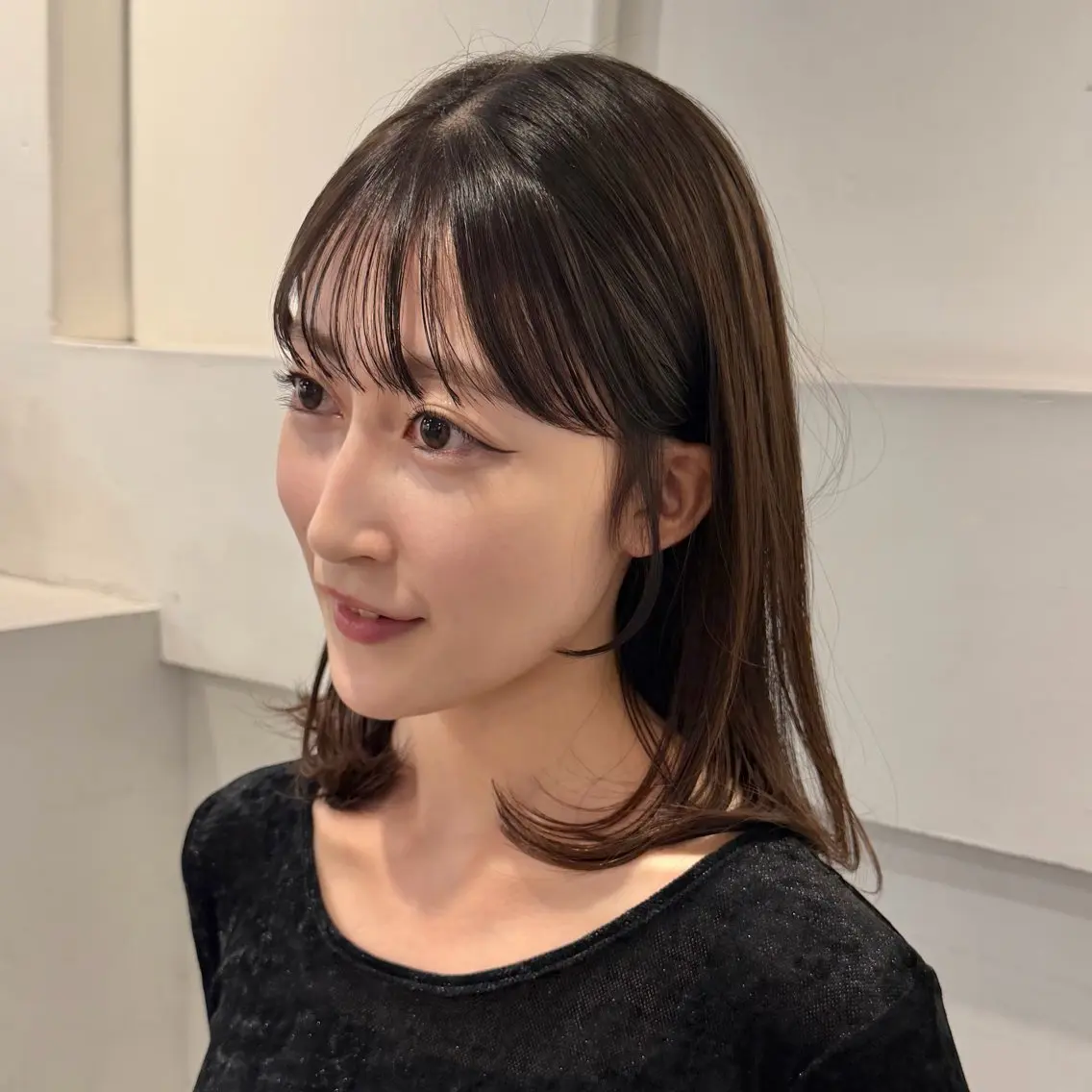 ミディアム カラー 顔周りレイヤー꙳⋆ ミディアム⌇SAKIのヘアスタイル