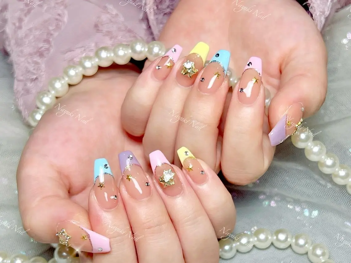 ネイル 🦋 Queenieのネイルデザイン