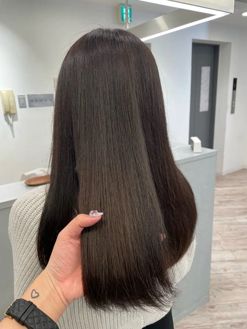 カラー TOMOKA ブリーチカラー🌟のヘアスタイル
