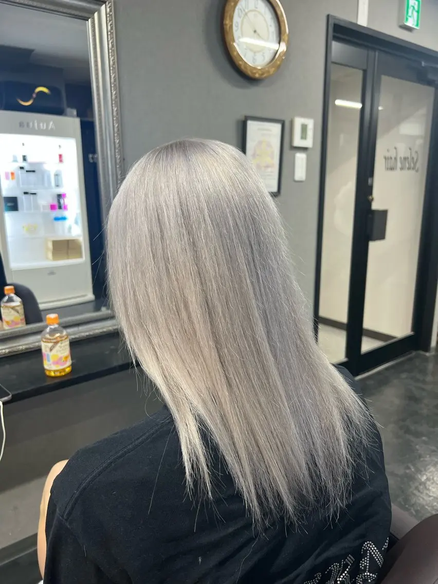 ミディアム ヘアカラー ハイトーンカラー 坂本 翼のヘアスタイル
