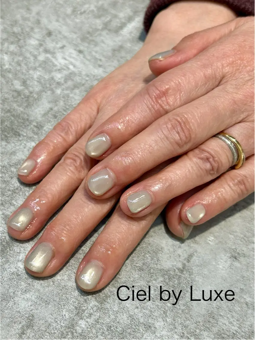 ネイル グリーン マグネットネイル 春ネイル CielbyLuxe manamiのネイルデザイン