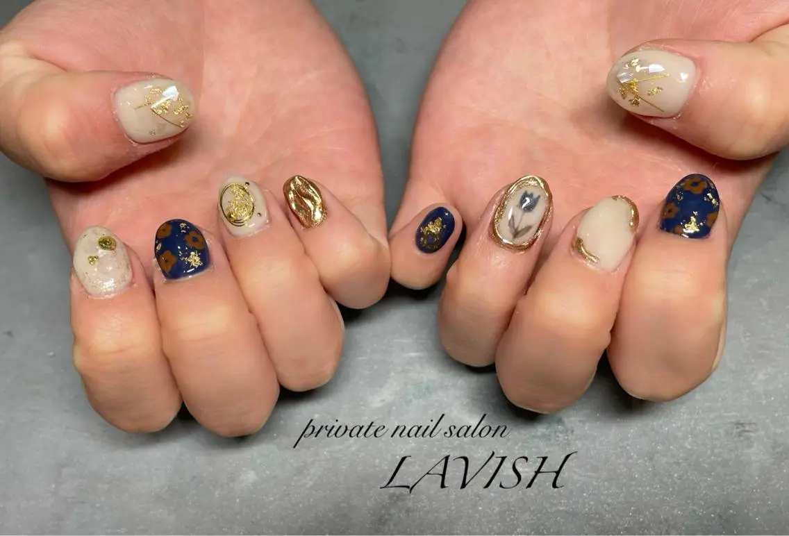 ネイル LAVISH 大和店 emi･:*+のネイルデザイン