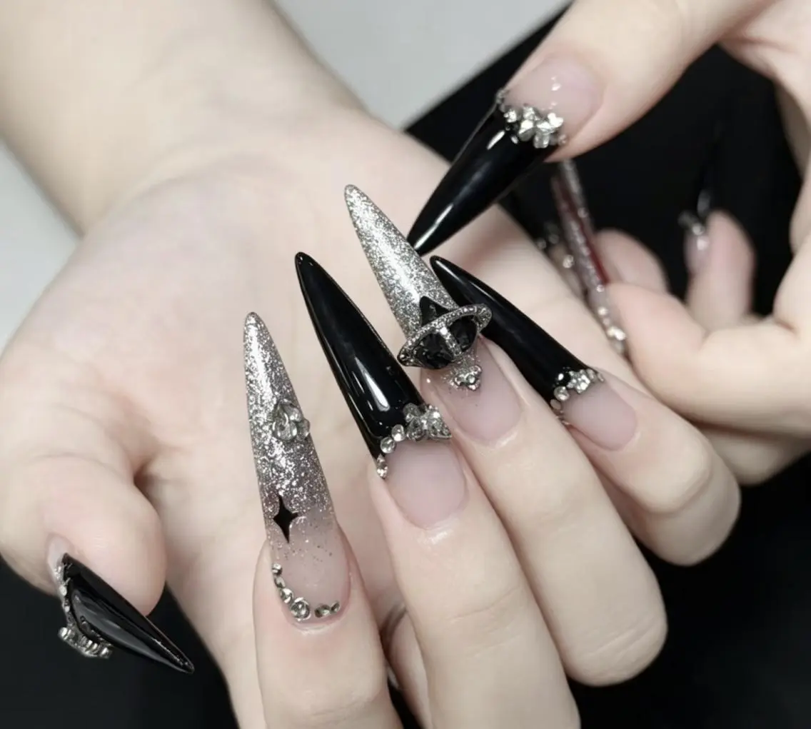 ネイル ハンドネイル 🎀 NaNa_nailのネイルデザイン