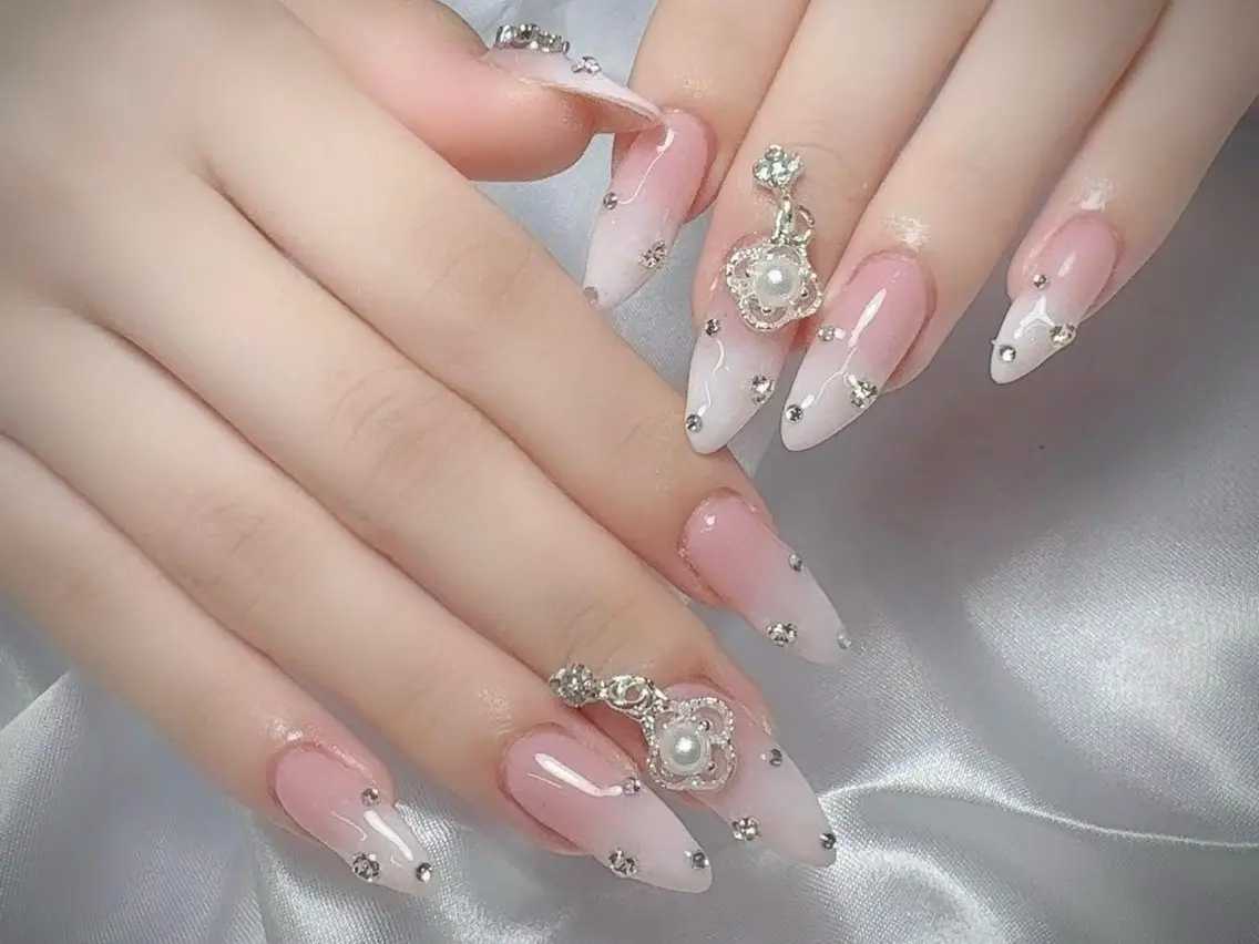 ネイル フットネイル ジェルネイル グラデーション 韓国ネイル マグネットネイル ハンドネイル ハンドケア Hara Nail 【持ち込みOK】のネイルデザイン
